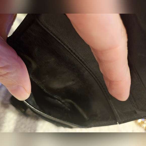 CHANEL Dbl snap compact wallet - Picture 9 of 12